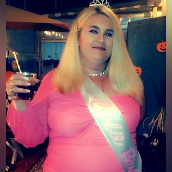 Meet your Posher, Amie - Picture 2 of 15